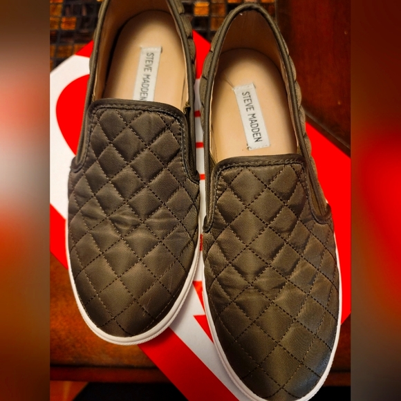 Steve Madden Shoes - Steve madden Slip On shoes olive green